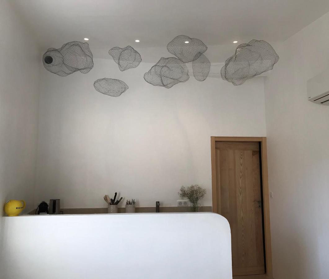 Deux-pieces - Vieux Village - Superbe Vue Sur Les Toits Et Parking * Saint-Tropez