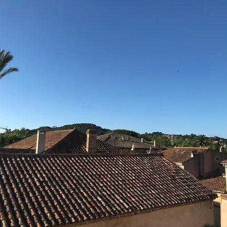 DEUX-PIECES - VIEUX VILLAGE - SUPERBE VUE SUR LES TOITS et PARKING Saint-Tropez Exterior foto